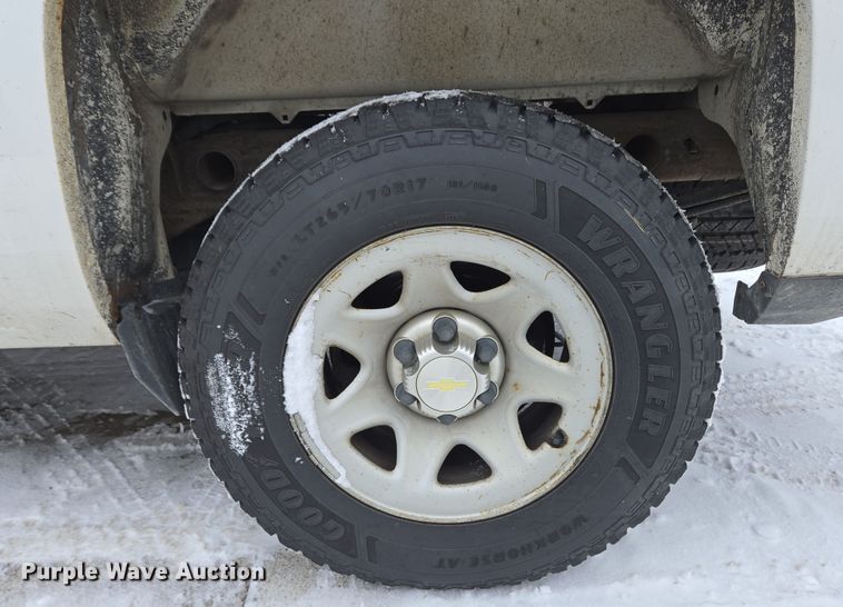 image for item EC4008 2014 Chevrolet Silverado 1500 pickup truck