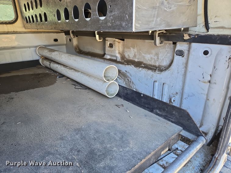 image for item EC4021 2015 Chevrolet Silverado 1500 utility bed pickup truck