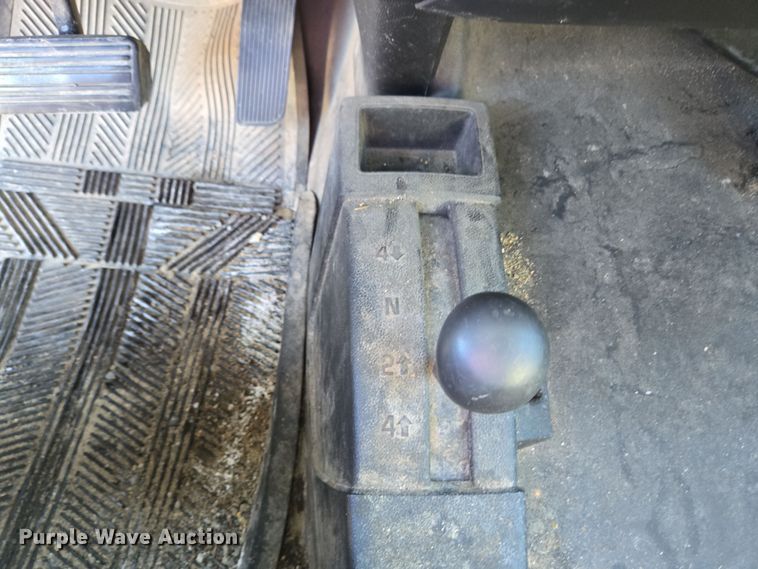 image for item EC4021 2015 Chevrolet Silverado 1500 utility bed pickup truck