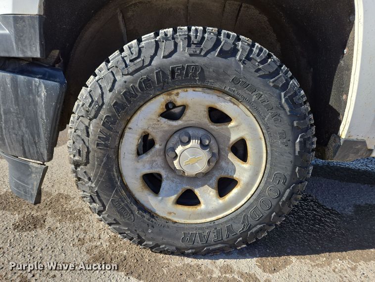 image for item EC4021 2015 Chevrolet Silverado 1500 utility bed pickup truck