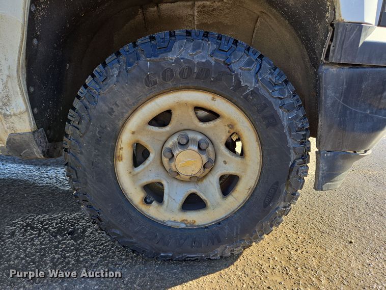 image for item EC4021 2015 Chevrolet Silverado 1500 utility bed pickup truck