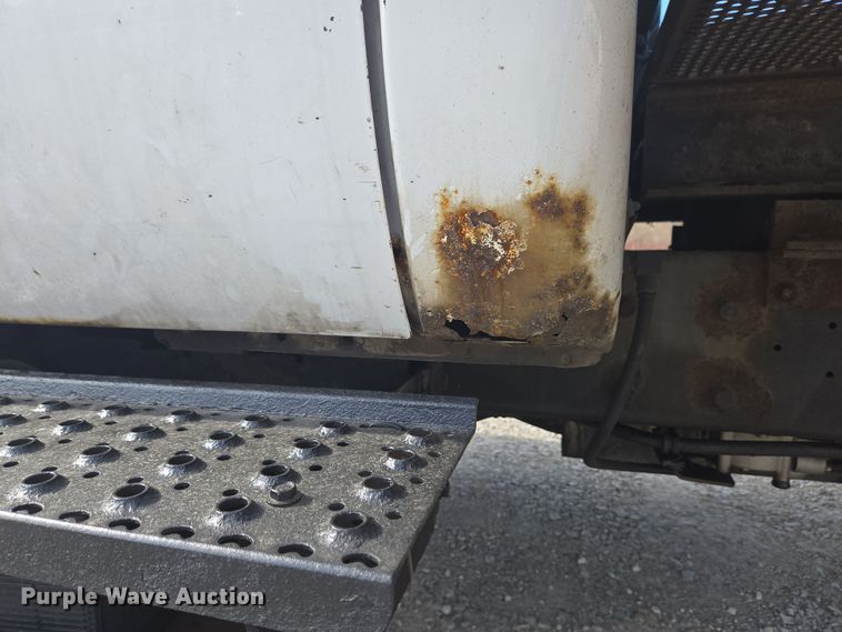 image for item EC4155 2005 Ford F650 Super Duty rollback truck