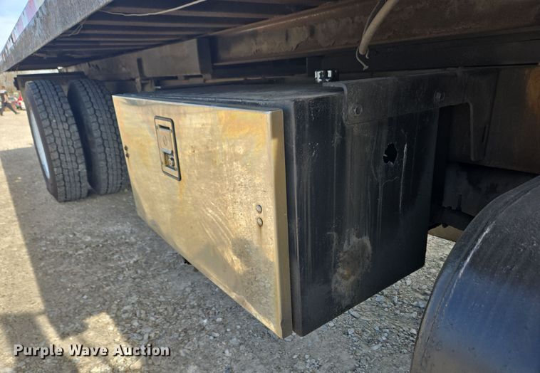 image for item EC4155 2005 Ford F650 Super Duty rollback truck