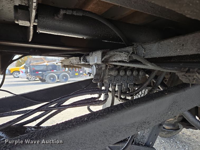 image for item EC4155 2005 Ford F650 Super Duty rollback truck