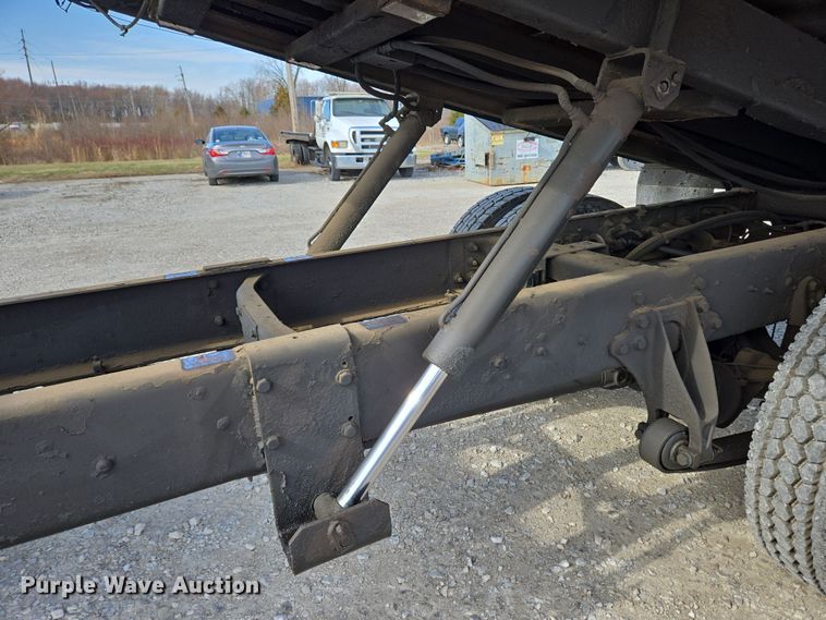 image for item EC4155 2005 Ford F650 Super Duty rollback truck