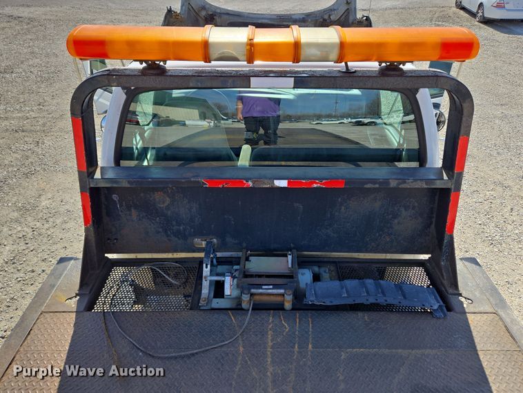 image for item EC4155 2005 Ford F650 Super Duty rollback truck