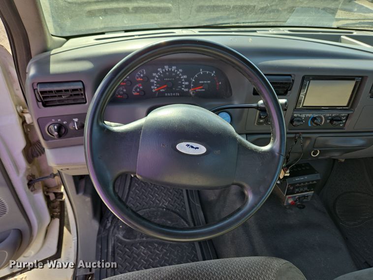 image for item EC4155 2005 Ford F650 Super Duty rollback truck