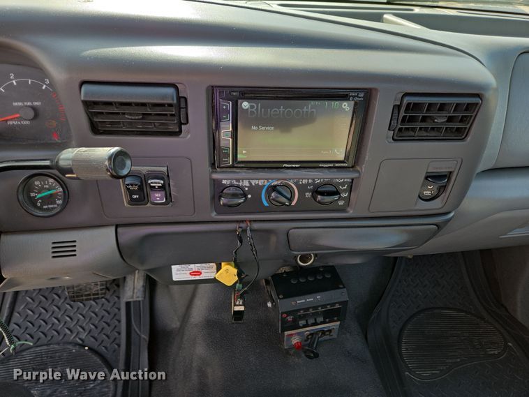 image for item EC4155 2005 Ford F650 Super Duty rollback truck