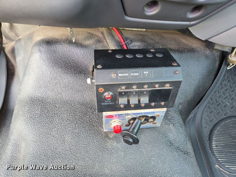 image for item EC4155 2005 Ford F650 Super Duty rollback truck