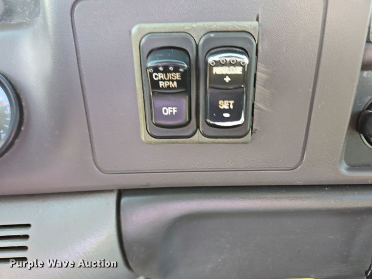 image for item EC4155 2005 Ford F650 Super Duty rollback truck