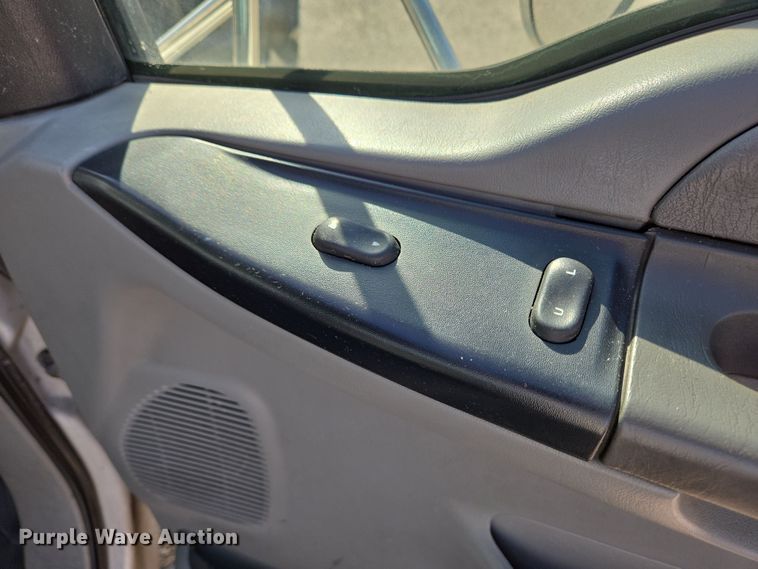 image for item EC4155 2005 Ford F650 Super Duty rollback truck