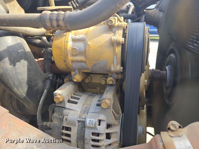 image for item EC4155 2005 Ford F650 Super Duty rollback truck