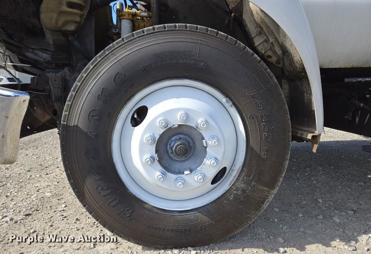 image for item EC4155 2005 Ford F650 Super Duty rollback truck