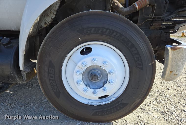 image for item EC4155 2005 Ford F650 Super Duty rollback truck