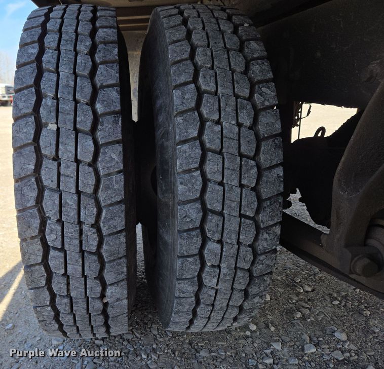 image for item EC4155 2005 Ford F650 Super Duty rollback truck