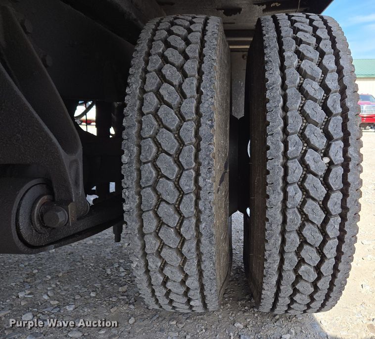 image for item EC4155 2005 Ford F650 Super Duty rollback truck