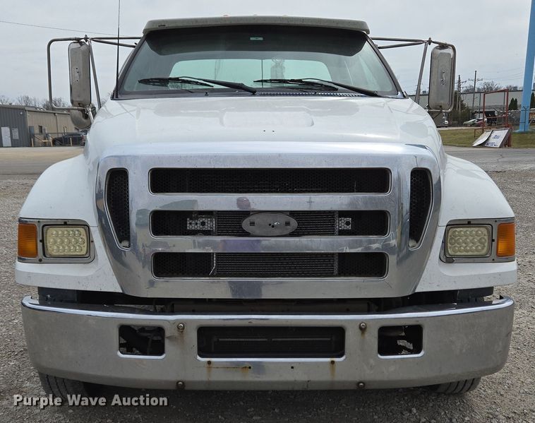 image for item EC4156 2004 Ford F650 Super Duty rollback truck