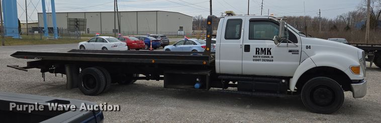 image for item EC4156 2004 Ford F650 Super Duty rollback truck