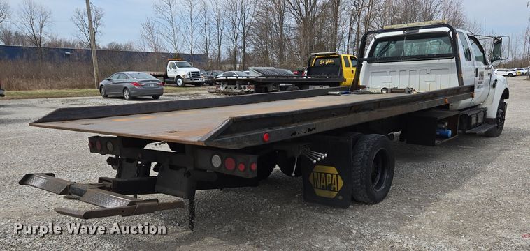 image for item EC4156 2004 Ford F650 Super Duty rollback truck