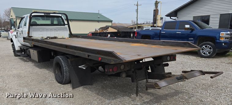 image for item EC4156 2004 Ford F650 Super Duty rollback truck