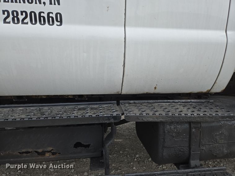 image for item EC4156 2004 Ford F650 Super Duty rollback truck