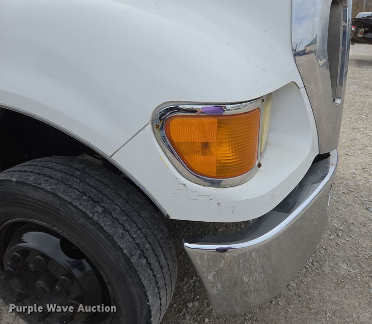 image for item EC4156 2004 Ford F650 Super Duty rollback truck