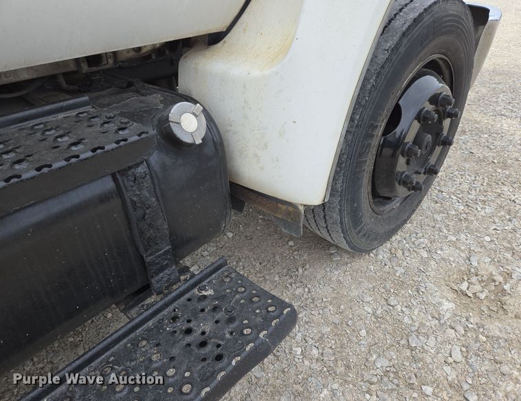 image for item EC4156 2004 Ford F650 Super Duty rollback truck