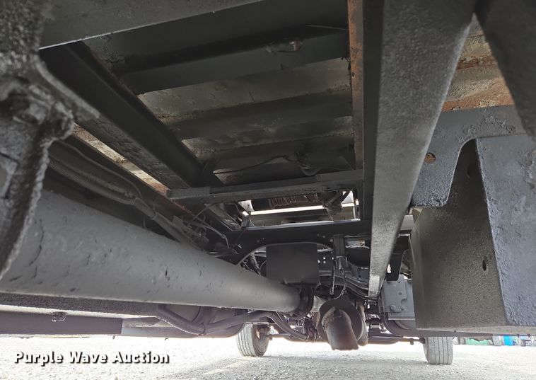 image for item EC4156 2004 Ford F650 Super Duty rollback truck