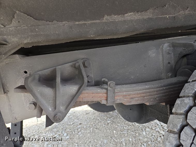 image for item EC4156 2004 Ford F650 Super Duty rollback truck