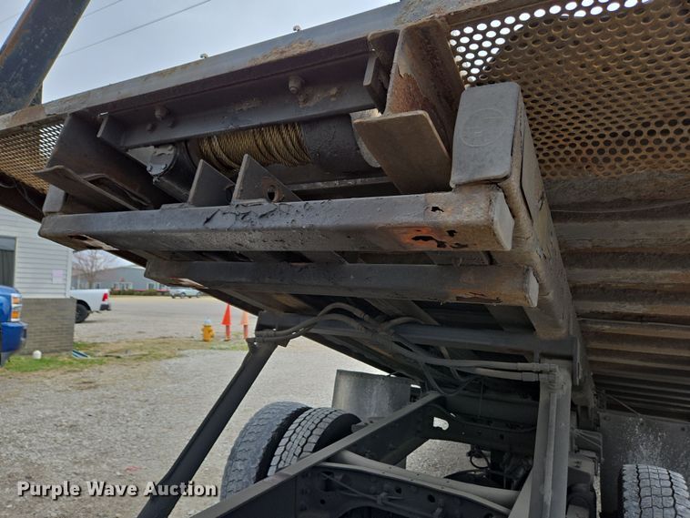 image for item EC4156 2004 Ford F650 Super Duty rollback truck