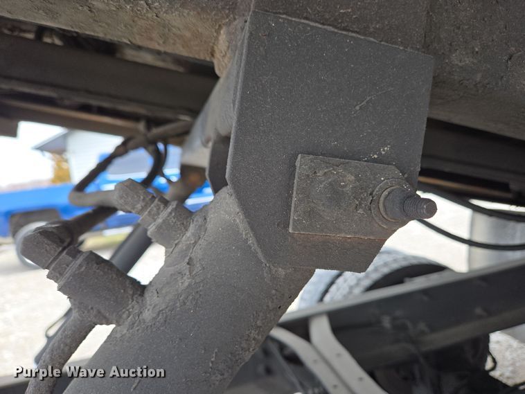 image for item EC4156 2004 Ford F650 Super Duty rollback truck