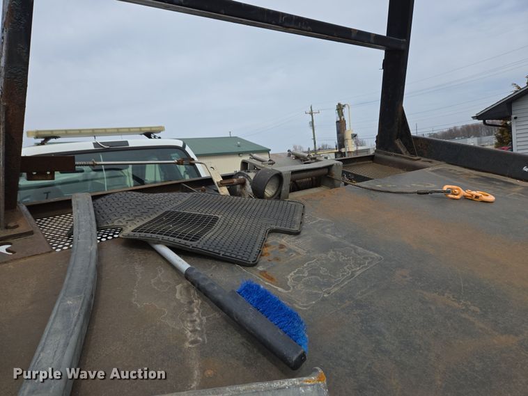 image for item EC4156 2004 Ford F650 Super Duty rollback truck