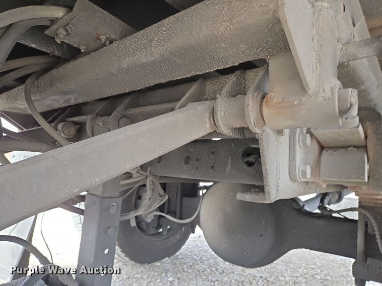 image for item EC4156 2004 Ford F650 Super Duty rollback truck