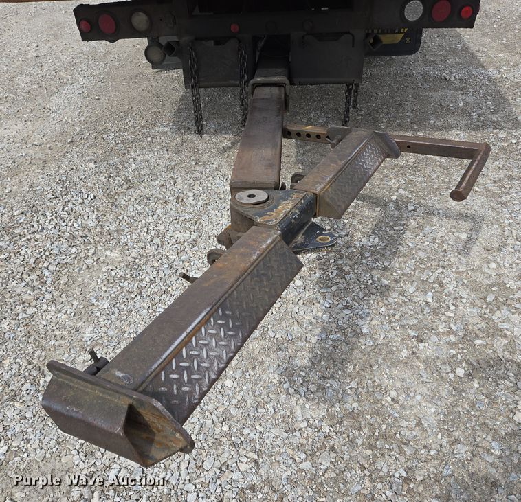 image for item EC4156 2004 Ford F650 Super Duty rollback truck