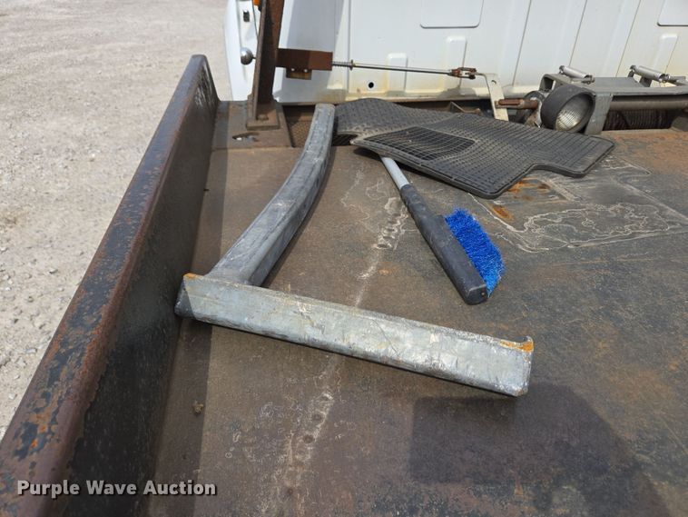 image for item EC4156 2004 Ford F650 Super Duty rollback truck