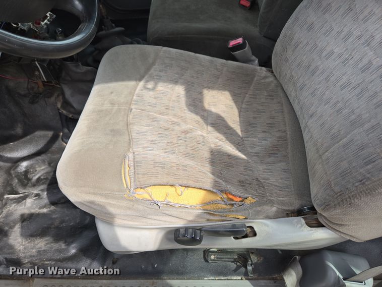 image for item EC4156 2004 Ford F650 Super Duty rollback truck