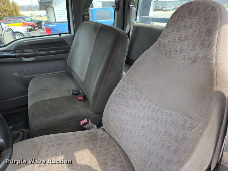 image for item EC4156 2004 Ford F650 Super Duty rollback truck