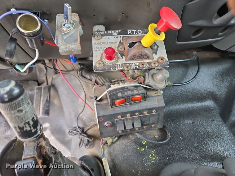 image for item EC4156 2004 Ford F650 Super Duty rollback truck