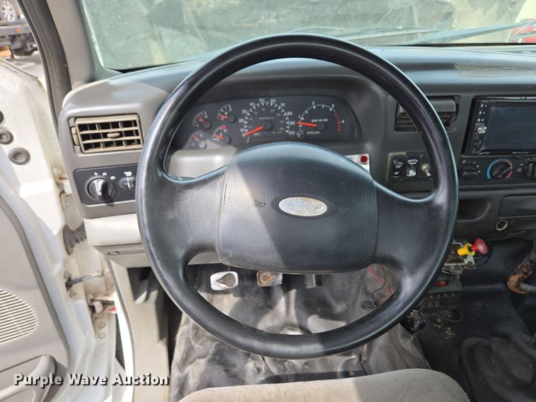 image for item EC4156 2004 Ford F650 Super Duty rollback truck