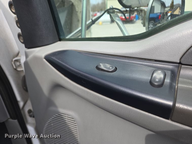 image for item EC4156 2004 Ford F650 Super Duty rollback truck