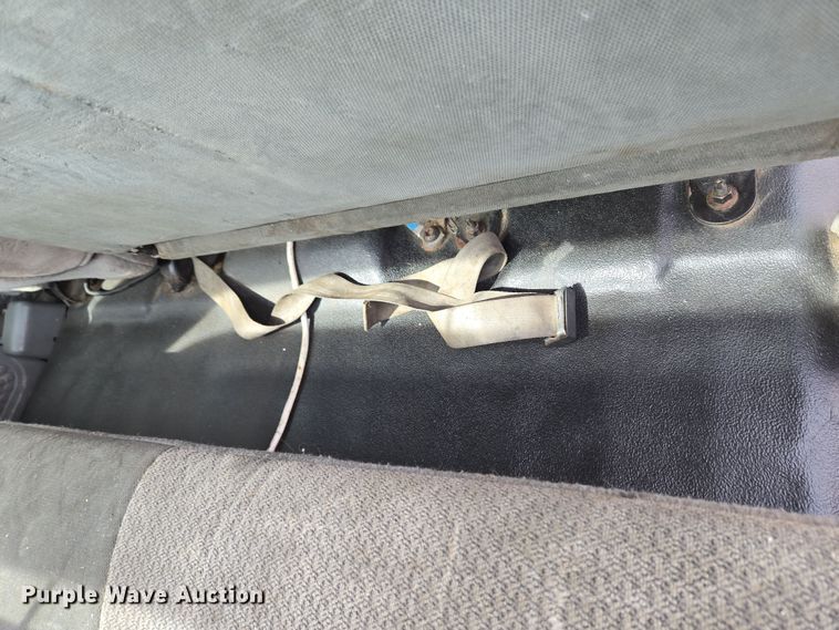 image for item EC4156 2004 Ford F650 Super Duty rollback truck