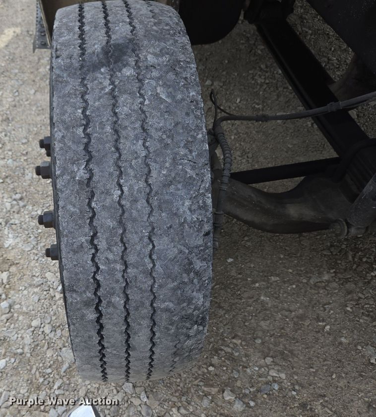 image for item EC4156 2004 Ford F650 Super Duty rollback truck