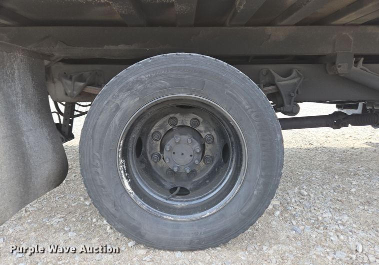 image for item EC4156 2004 Ford F650 Super Duty rollback truck