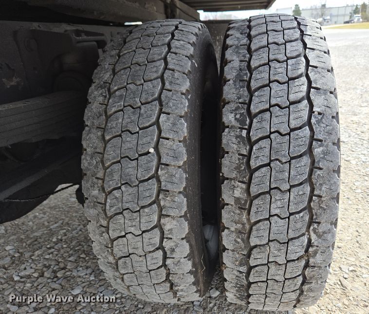 image for item EC4156 2004 Ford F650 Super Duty rollback truck