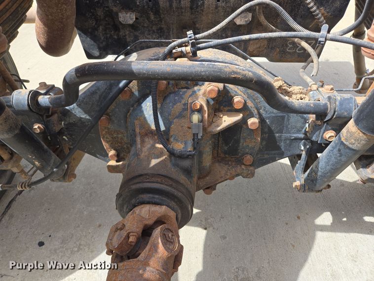 image for item ED2507 2006 Ford F550 Super Duty pickup truck cab and chassis