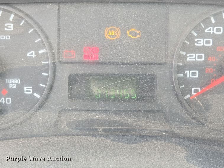 image for item ED2507 2006 Ford F550 Super Duty pickup truck cab and chassis