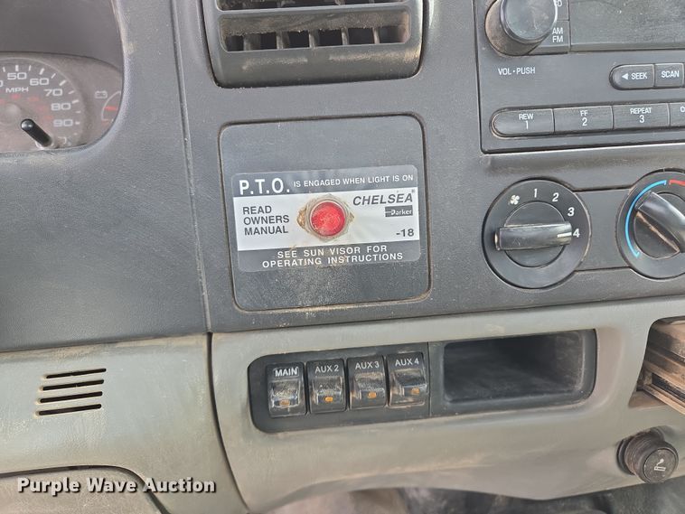 image for item ED2507 2006 Ford F550 Super Duty pickup truck cab and chassis