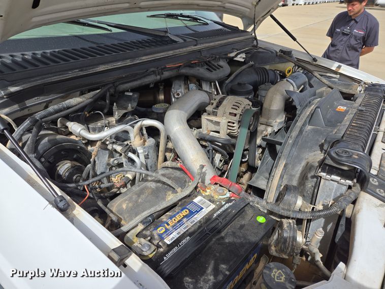 image for item ED2507 2006 Ford F550 Super Duty pickup truck cab and chassis