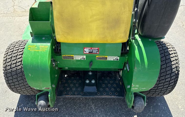 image for item ED4082 2017 John Deere 661R ZTR lawn mower