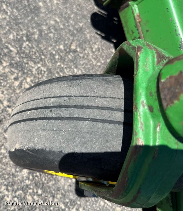 image for item ED4082 2017 John Deere 661R ZTR lawn mower